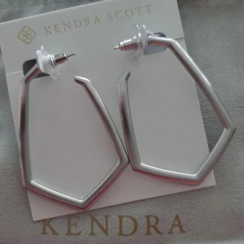 🚫SOLD🚫Kendra Scott Lonnie earrings